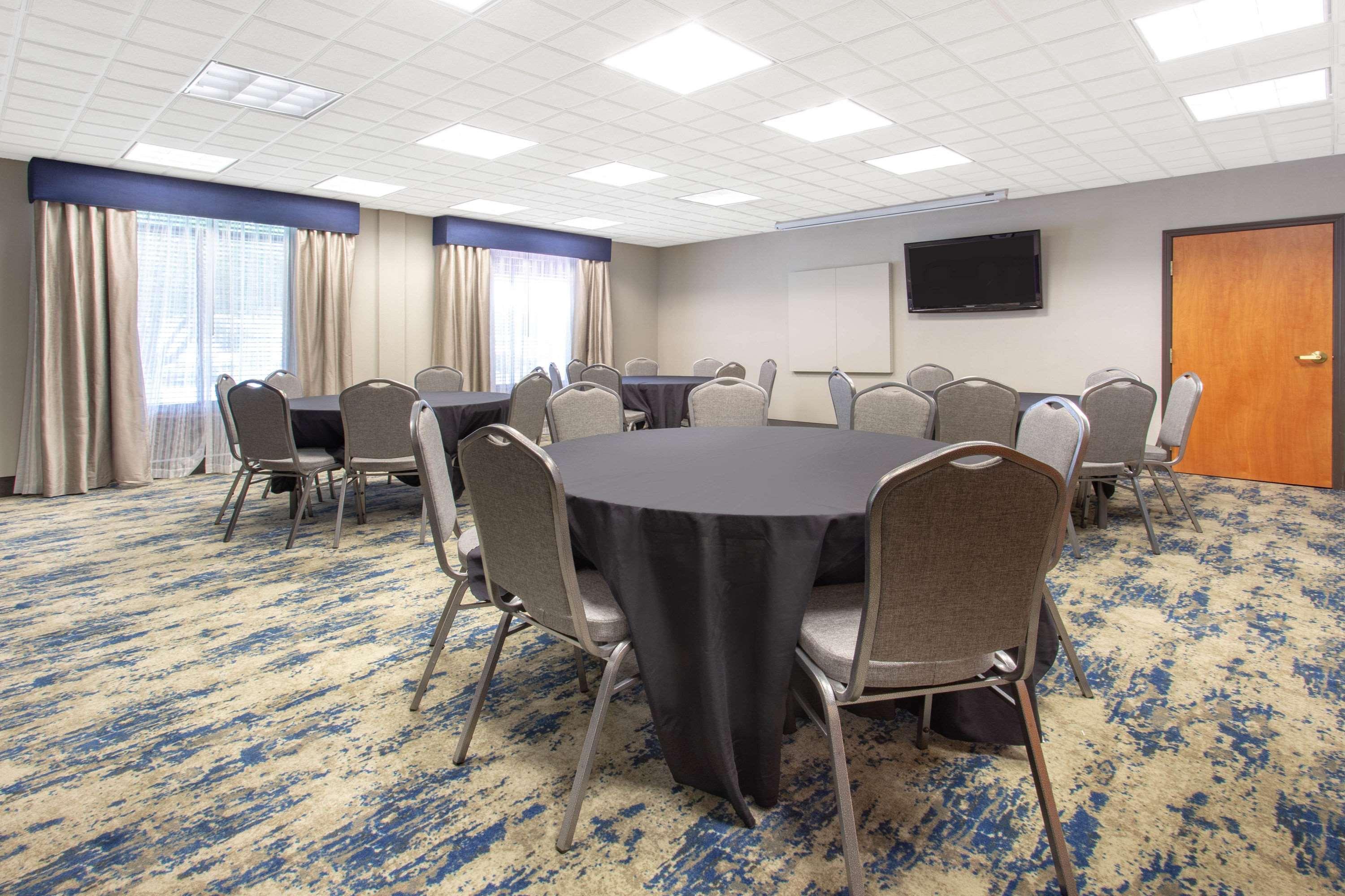 Hotel Wingate By Wyndham Indianapolis Airport Plainfield Esterno foto