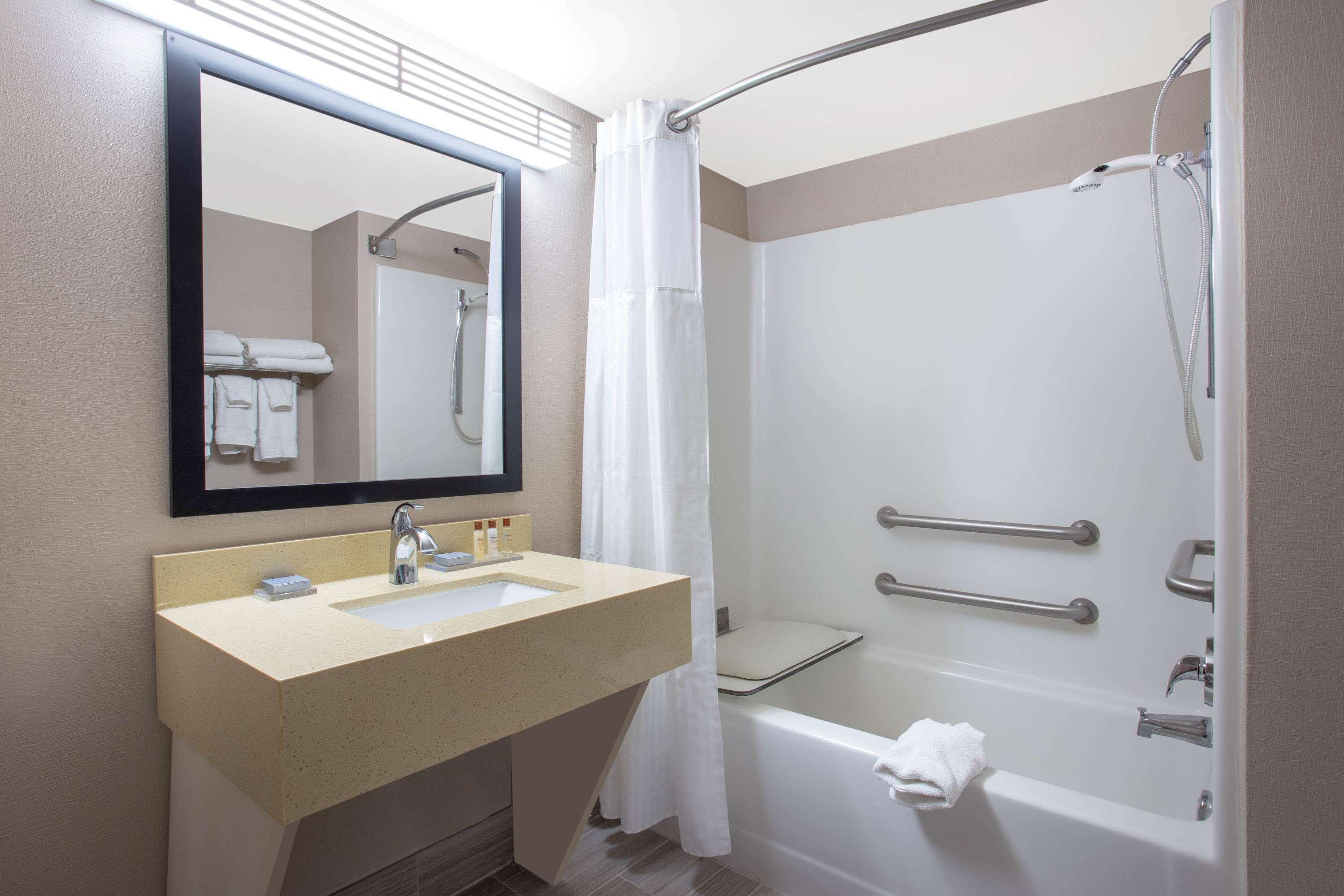 Hotel Wingate By Wyndham Indianapolis Airport Plainfield Esterno foto