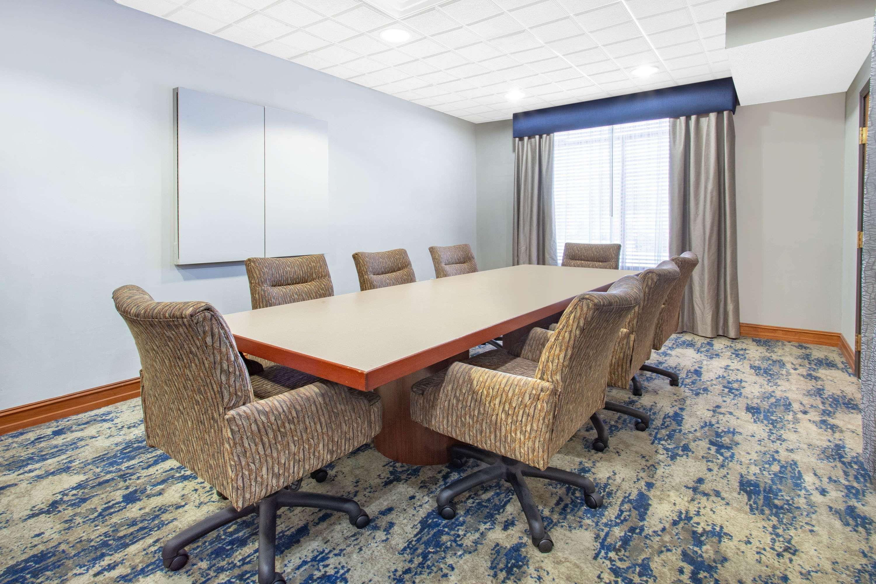 Hotel Wingate By Wyndham Indianapolis Airport Plainfield Esterno foto