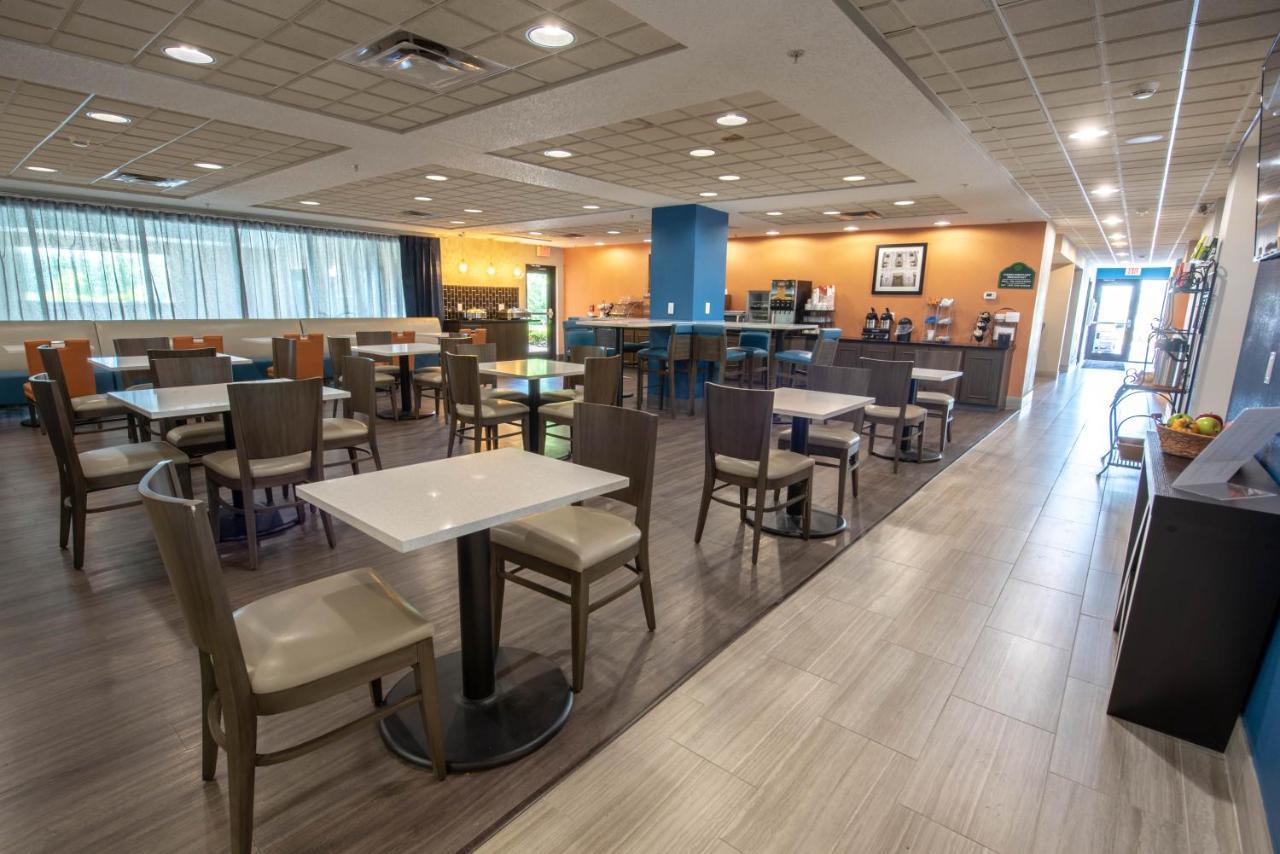 Hotel Wingate By Wyndham Indianapolis Airport Plainfield Esterno foto